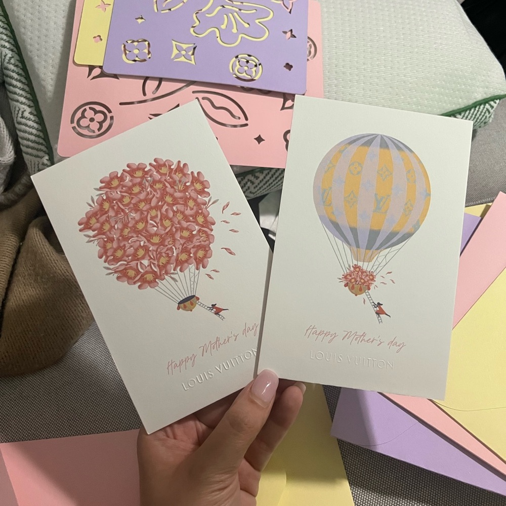 Louis Vuitton cards set